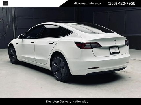 Used 2023 Tesla Model 3 Standard Range RWD image 5