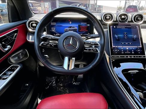 Used 2024 Mercedes-Benz GLC 300 4MATIC image 7