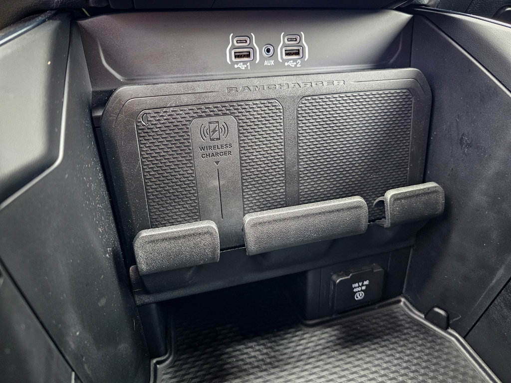 Used 2025 RAM 1500 Big Horn AWD/4WD image 31