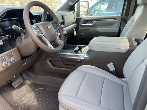 New 2026 Chevrolet Silverado 2500 LTZ w/ LTZ Convenience Package AWD/4WD image 13
