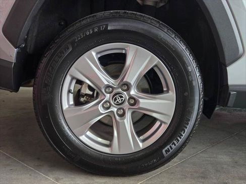 Certified 2025 Toyota RAV4 XLE AWD/4WD image 5