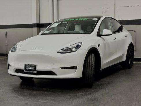 Used 2021 Tesla Model Y 2WD image 7