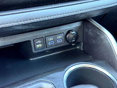 Used 2022 Toyota Highlander LE image 26