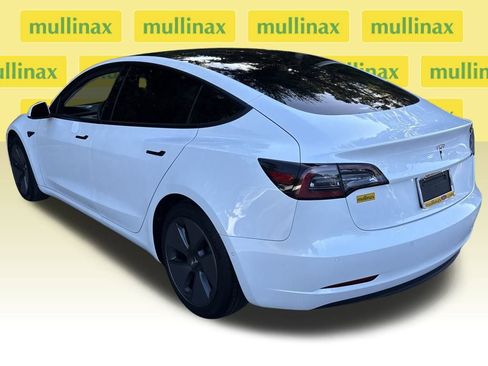 Used 2021 Tesla Model 3 Standard Range Plus image 10