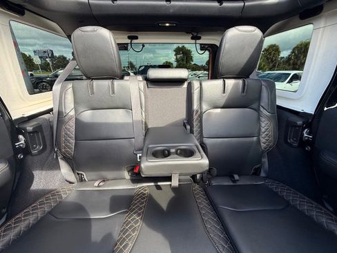 Used 2022 Jeep Wrangler Unlimited Sahara image 20