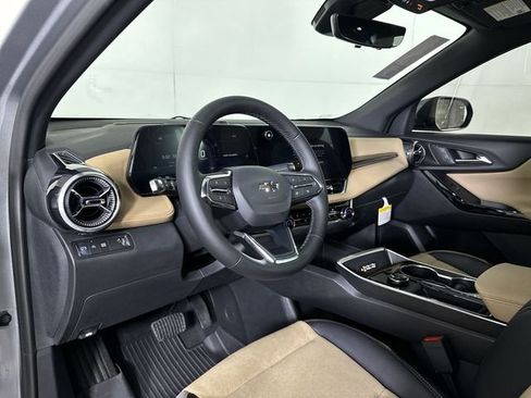 New 2026 Chevrolet Equinox ACTIV w/ Convenience Package III FWD image 10