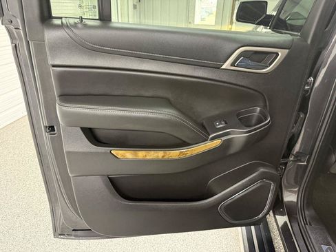 Used 2017 GMC Yukon XL Denali w/ Open Road Package AWD/4WD image 33