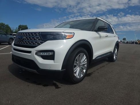 Used 2022 Ford Explorer Limited w/ Limited Technology Package AWD/4WD image 2