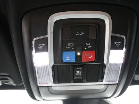 Used 2025 RAM 1500 Laramie AWD/4WD image 32