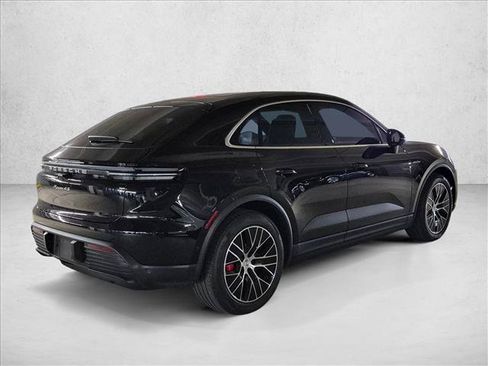 Used 2025 Porsche Macan 4S Electric AWD/4WD image 5