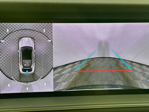 Certified 2025 Porsche Cayenne Coupe AWD/4WD image 19