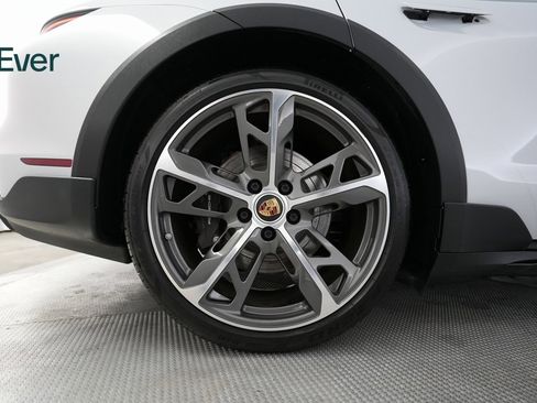 Used 2022 Porsche Taycan 4 Cross Turismo image 20
