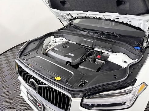 Used 2020 Volvo XC90 T6 Momentum w/ Protection Package Premier image 20