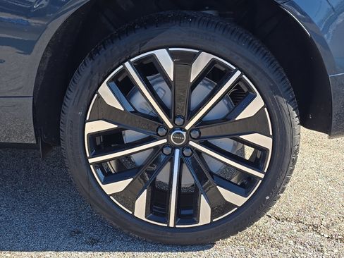 New 2026 Volvo XC60 B5 Ultra w/ Climate Package image 6