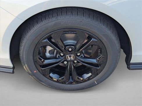 New 2025 Honda Accord SE image 9