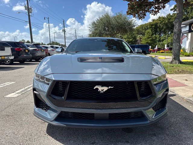 Used 2025 Ford Mustang GT RWD image 3