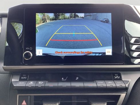 Used 2025 Toyota Camry LE image 26