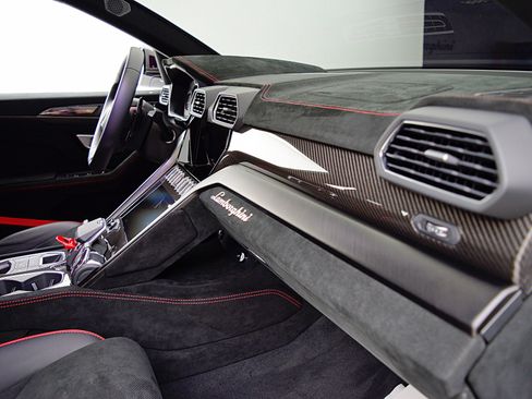 Used 2024 Lamborghini Urus Performante image 36