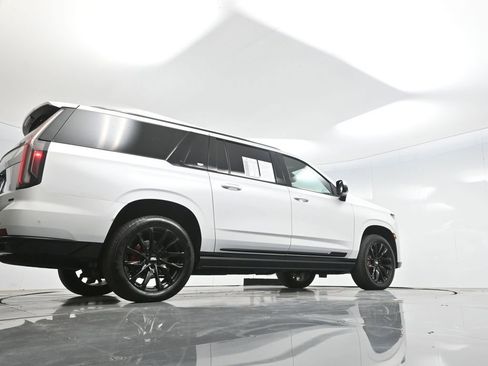 Used 2024 Cadillac Escalade ESV Sport Platinum w/ LPO, ONYX Package AWD/4WD image 72