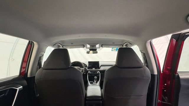 Used 2025 Toyota RAV4 XLE FWD image 29