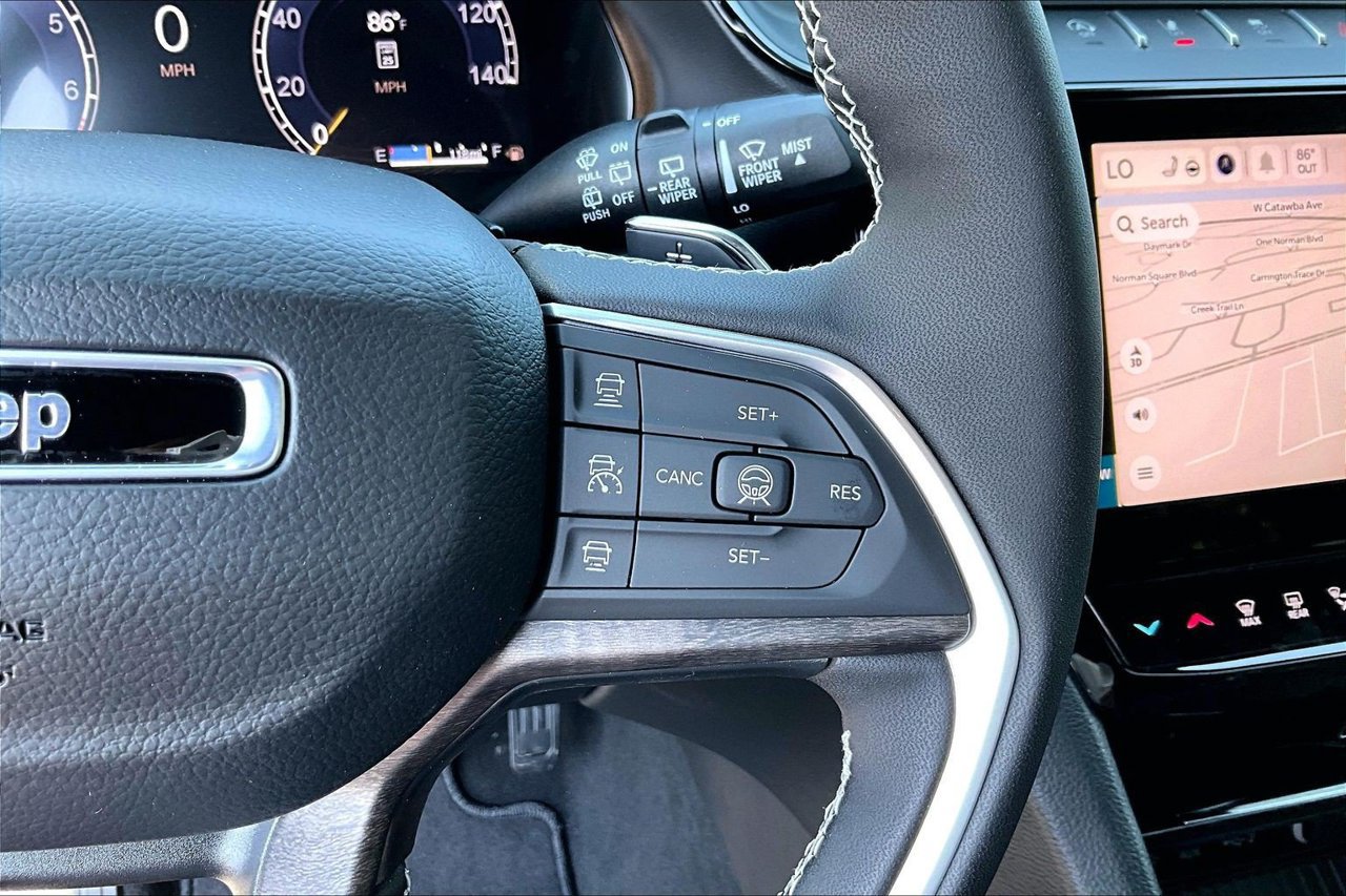 New 2027 Jeep Grand Cherokee Altitude AWD/4WD image 29