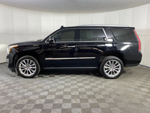 Used 2019 Cadillac Escalade Premium Luxury image 2