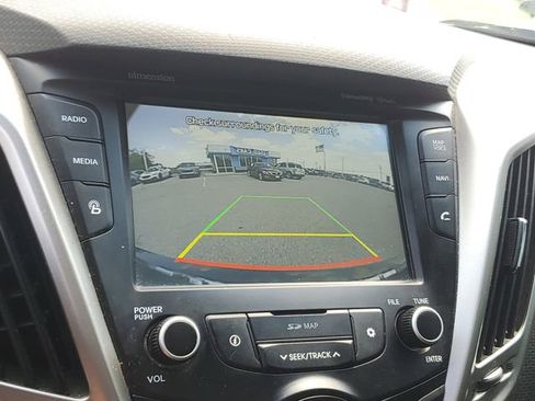 Used 2017 Hyundai Veloster Value Edition FWD image 25