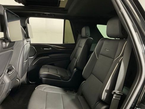 Used 2024 Cadillac Escalade Premium Luxury w/ Performance Package image 32