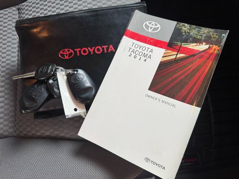 Used 2014 Toyota Tacoma 4x4 Double Cab image 22