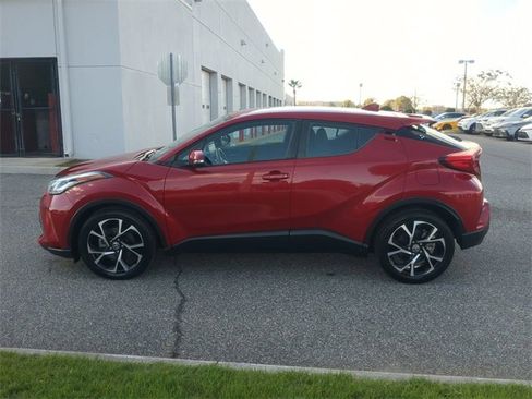 Certified 2021 Toyota C-HR XLE image 7