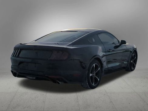 Used 2018 Ford Mustang Coupe image 6