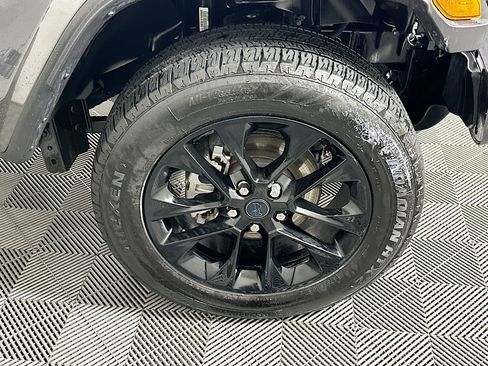 Used 2025 Jeep Wrangler Sahara w/ Safety Group image 11