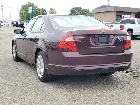 Used 2011 Ford Fusion SE FWD image 3