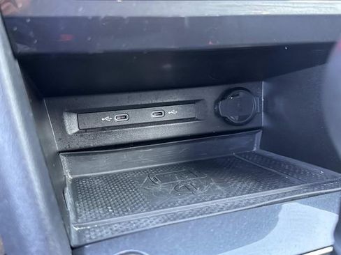 Used 2023 Volkswagen Tiguan SE image 22