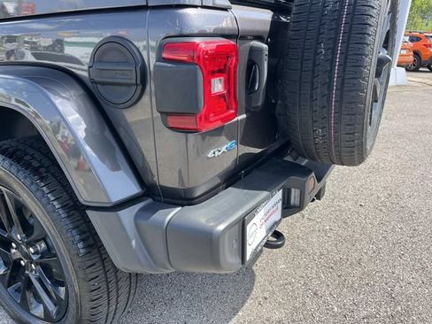 Used 2021 Jeep Wrangler Unlimited Sahara w/ Cold Weather Group AWD/4WD image 10