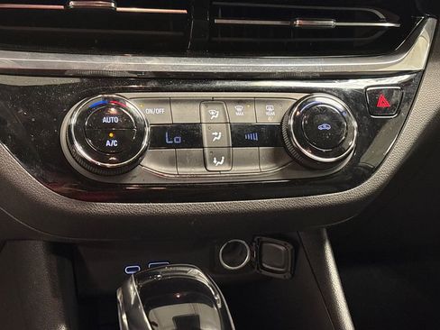 Used 2025 Buick Envista Sport Touring FWD image 35