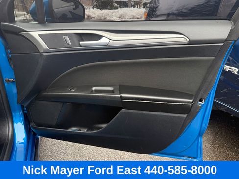 Used 2020 Ford Fusion SE image 16