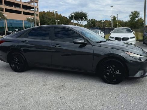 Used 2021 Hyundai Elantra SEL w/ Convenience Package image 34