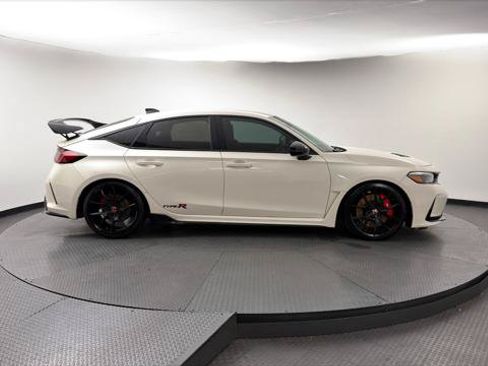 Used 2023 Honda Civic Type R image 9