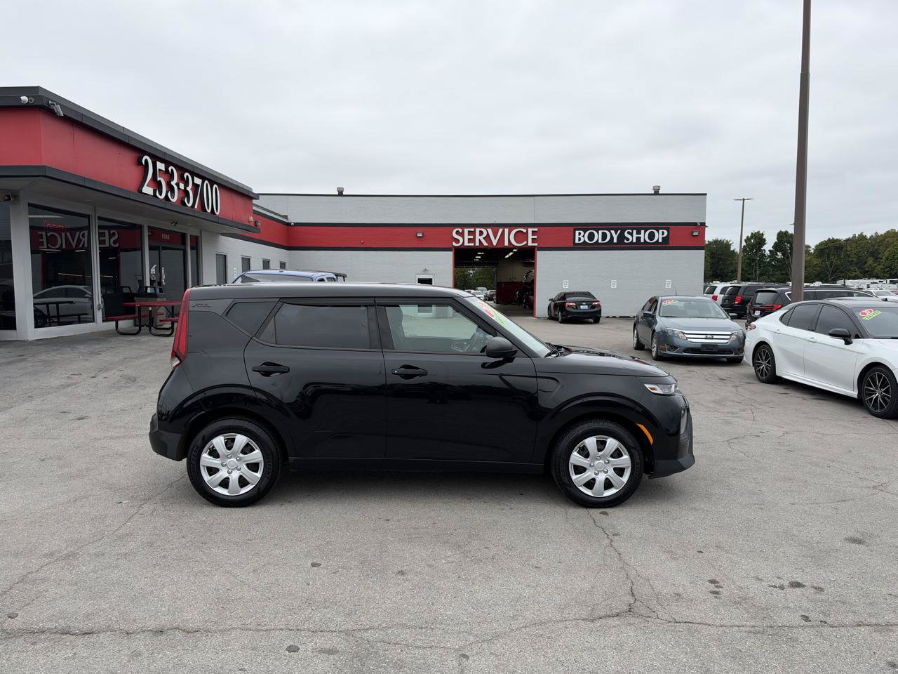 Used 2020 Kia Soul LX FWD image 2