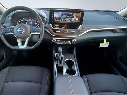 New 2026 Nissan Altima 2.5 SV image 5