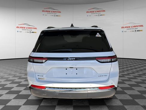 Used 2023 Jeep Grand Cherokee Limited image 6