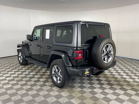 Used 2019 Jeep Wrangler Unlimited Sahara AWD/4WD image 21