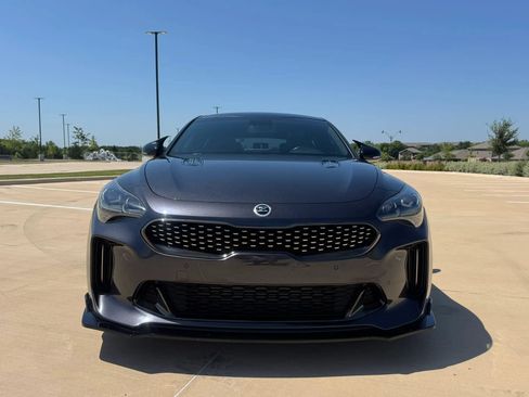 Used 2018 Kia Stinger GT1 AWD/4WD image 2
