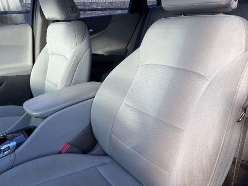 Used 2016 Chevrolet Malibu Hybrid image 12