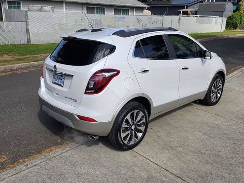 Used 2018 Buick Encore Essence w/ LPO, Active Package AWD/4WD image 7