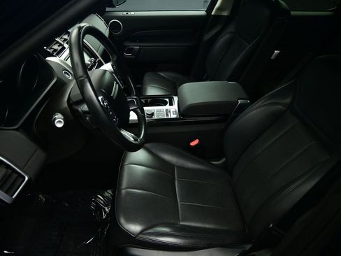 Used 2017 Land Rover Discovery HSE image 18