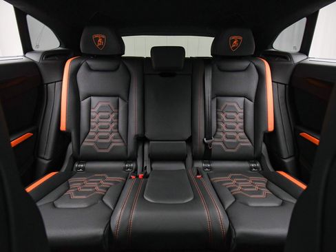 Used 2025 Lamborghini Urus SE image 19