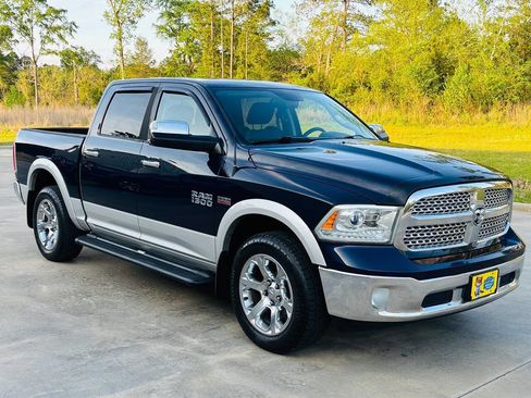 Used 2014 RAM 1500 Laramie w/ Convenience Group image 3