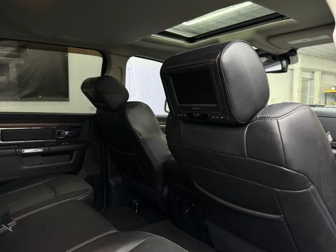 Used 2016 RAM 1500 Laramie w/ Convenience Group AWD/4WD image 10